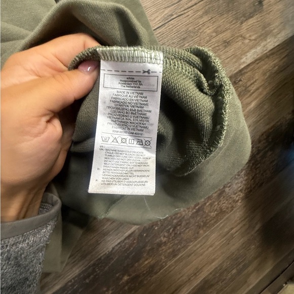 Adidas Olive Men's Hoodie - Picture 4 of 4